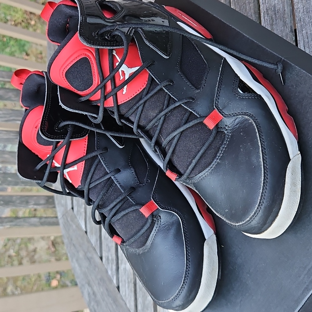 Men's Jordan Black and Red "Flight Club '91" Athletic Shoes - Size 12 - Picture 2 of 8